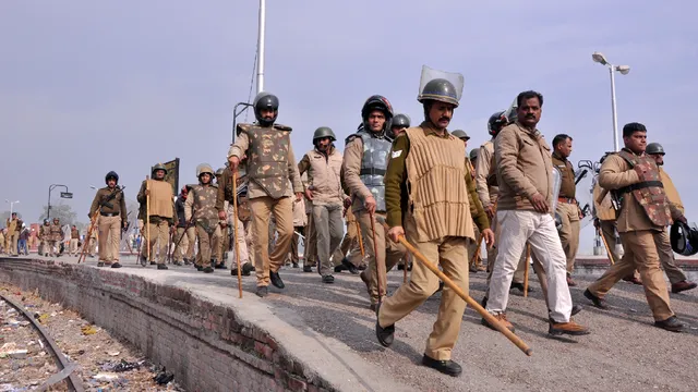 बनभूलपुरा रेलवे अतिक्रमण: पुलिस के पहरे में पूरा क्षेत्र, एक हफ्ते तक तैनात रहेगी पीएसी