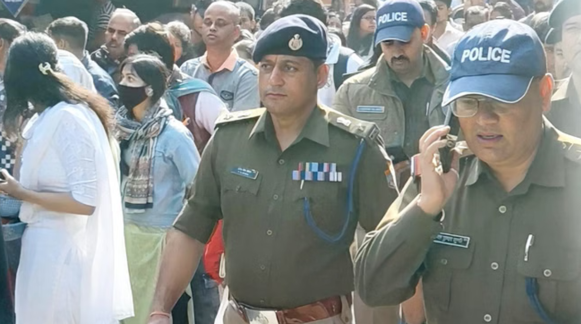 बढ़ते अपराध, बिगड़ती कानून व्यवस्था, कांग्रेस की विशाल रैली, एक साथ जुटे पार्टी के दिग्गज नेता