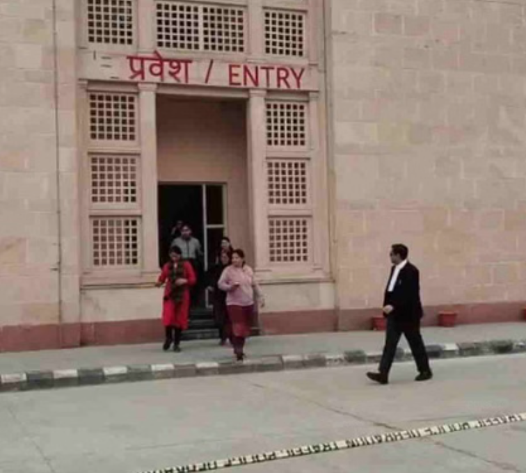 दून जिला न्यायालय को फिर बम से उड़ाने की धमकी, कोर्ट परिसर खाली कराया, बम निरोधक दस्ता टीम पहुंची