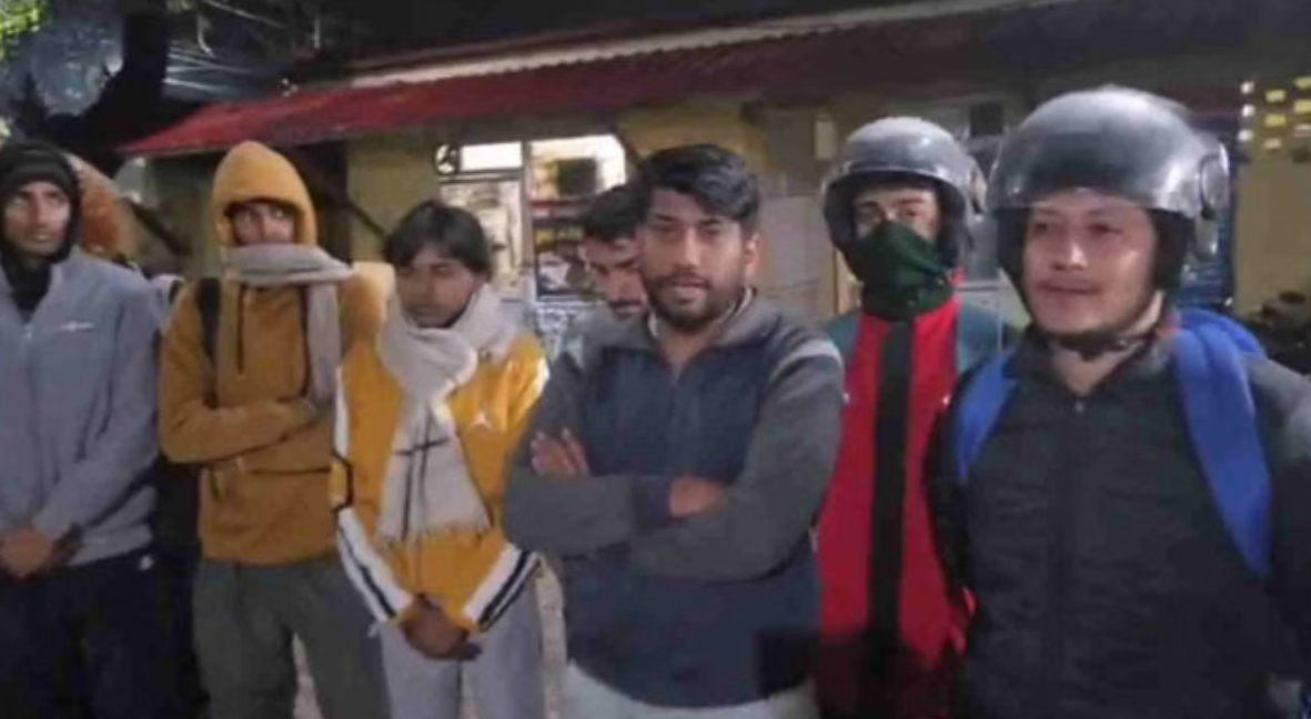 भदराज ट्रैकिंग रूट पर गए दस युवक जंगल में फंसे, दून पुलिस ने रेस्क्यू कर सकुशल बाहर निकाला