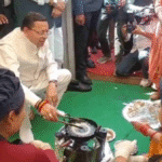 सरकार के चार साल बेमिसाल कार्यक्रम का सीएम धामी ने किया शुभारंभ, स्टॉल पर पहुंच बनाई सेल रोटी