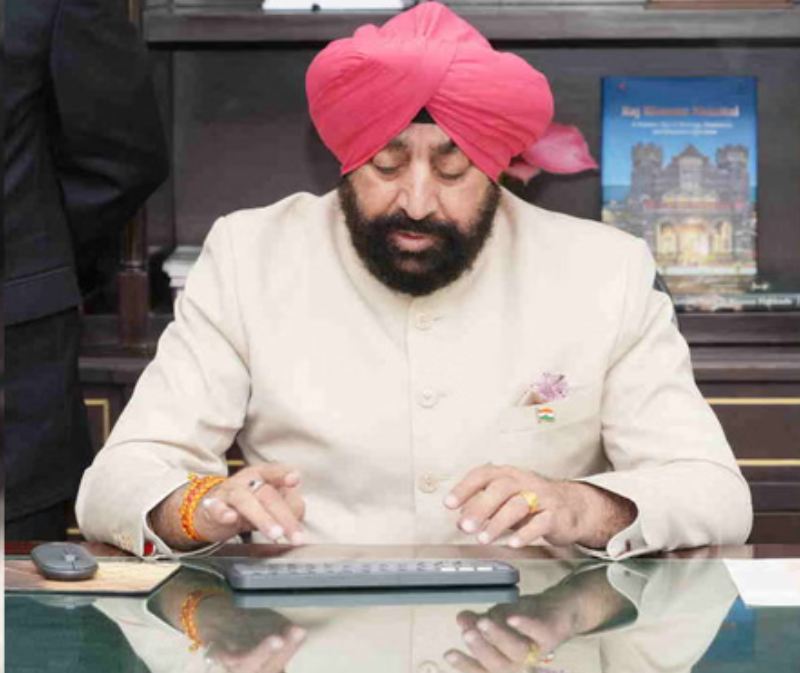 प्रदेश में जनगणना का पहला चरण, राज्यपाल ने स्व-गणना कर किया शुभारंभ, 33 सवाल और जानें जरूरी बातें