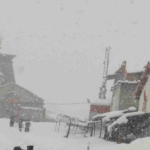 मौसम ने ली करवट, बढ़ी ठिठुरन, बर्फ से ढके केदारनाथ और यमुनोत्री धाम