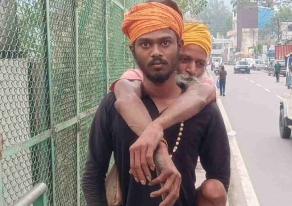 अनोखी मिसाल; दिव्यांग गुरु को पीठ पर उठाकर केदारनाथ धाम की कठिन यात्रा पर निकला मध्यप्रदेश का युवा